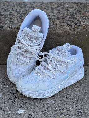 Kid's Lamelo Ball Sneakers Size 7